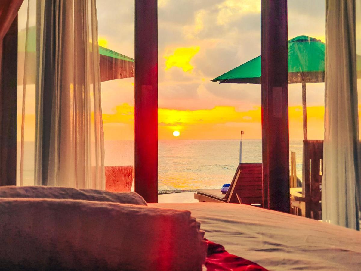 Juan Beach Bungalow Batununggul Ngoại thất bức ảnh