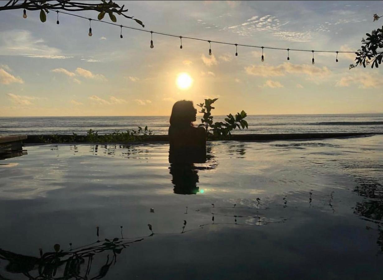Juan Beach Bungalow Batununggul Ngoại thất bức ảnh