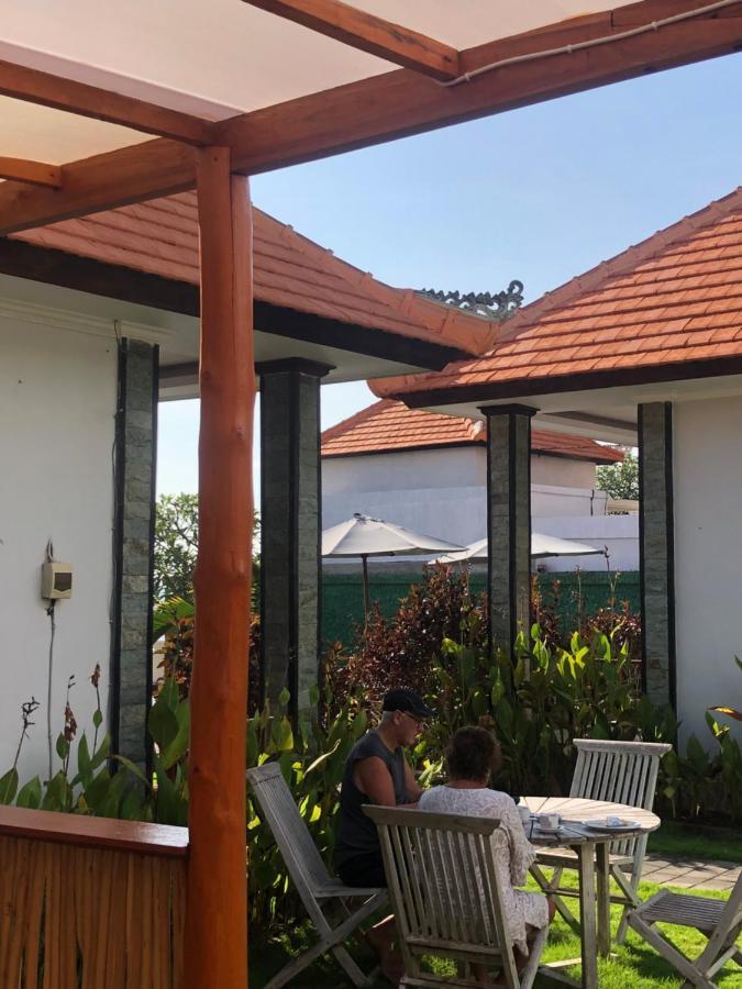 Juan Beach Bungalow Batununggul Ngoại thất bức ảnh