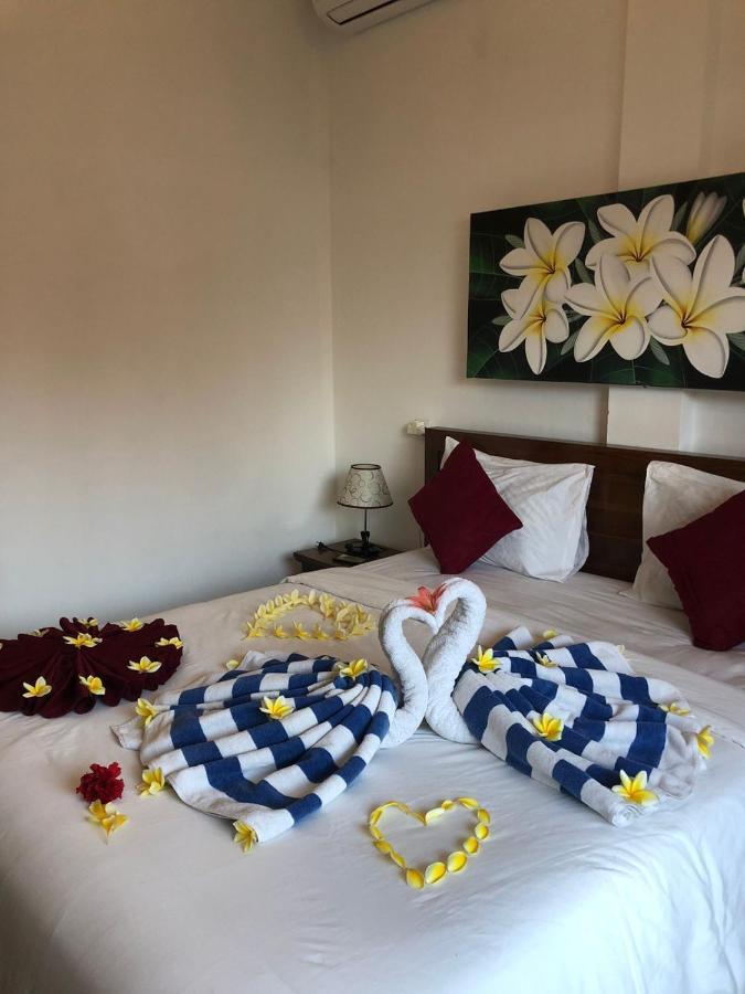 Juan Beach Bungalow Batununggul Ngoại thất bức ảnh